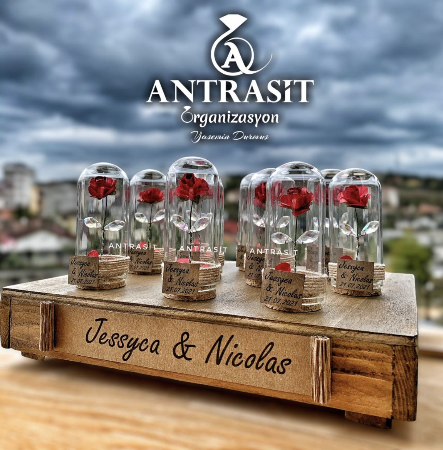 ÖZEL TASARIM ÜRÜNÜ Kristal Yapraklı Kırmızı Gül Cam Fanus Nikah Nişan Söz Hediyelik