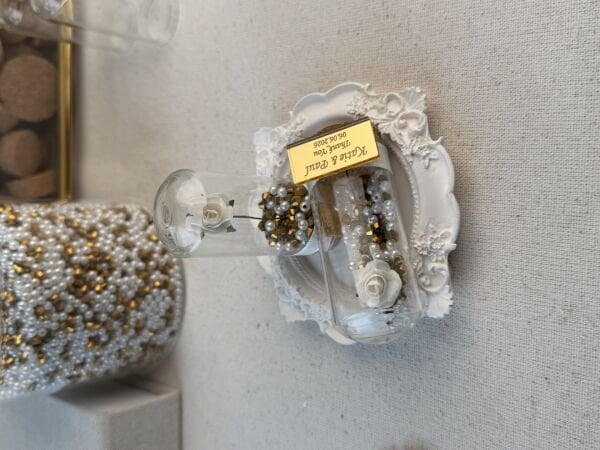 Söz - Nişan - Nikah Hediyesi Kristal Boncuklu Cam Fanusta Gül Hediyelik Pleksi İsim Etiketi 2026 Model Gold veya Gümüş