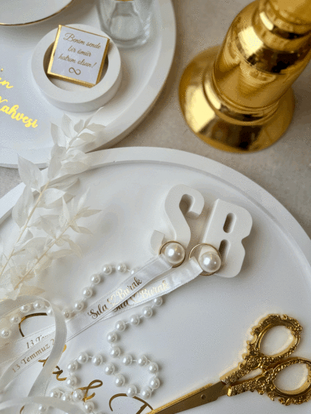 Beyaz Seri Söz Nişan Yüzük Tepsisi Ve Damat Fincanı Tepsisi İsme Özel Tam Takım - Altın Detaylar - ÜCRETSİZ KARGO