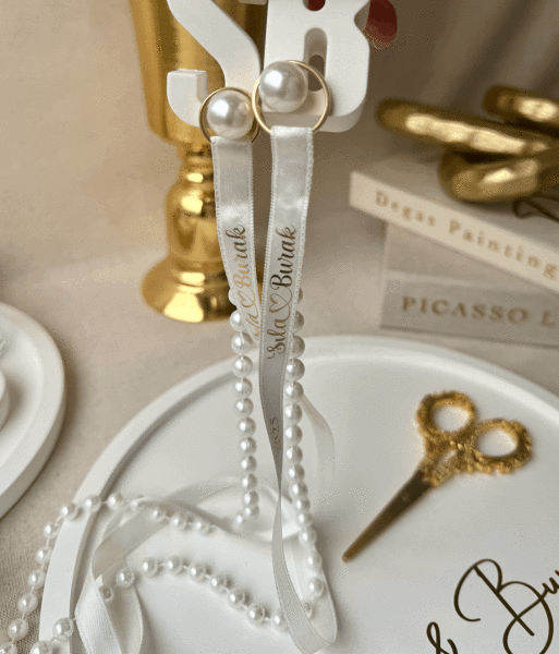 Beyaz Seri Söz Nişan Yüzük Tepsisi Ve Damat Fincanı Tepsisi İsme Özel Tam Takım - Altın Detaylar - ÜCRETSİZ KARGO