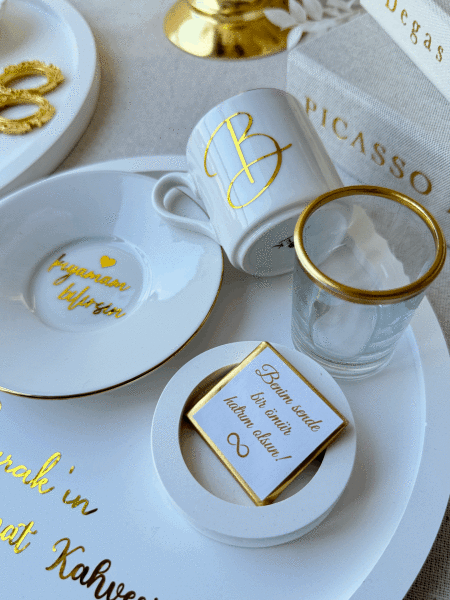 Beyaz Seri Söz Nişan Yüzük Tepsisi Ve Damat Fincanı Tepsisi İsme Özel Tam Takım - Altın Detaylar - ÜCRETSİZ KARGO