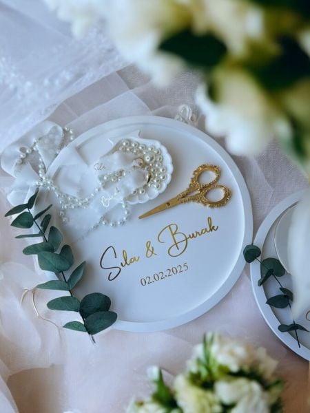 İsim Baskılı İpek Şifon Yüzük Kurdelesi 100 cm  - Özel Varak Baskılı Kenarı Saçaklı 3 cm eninde İpek Şifon Kurdele