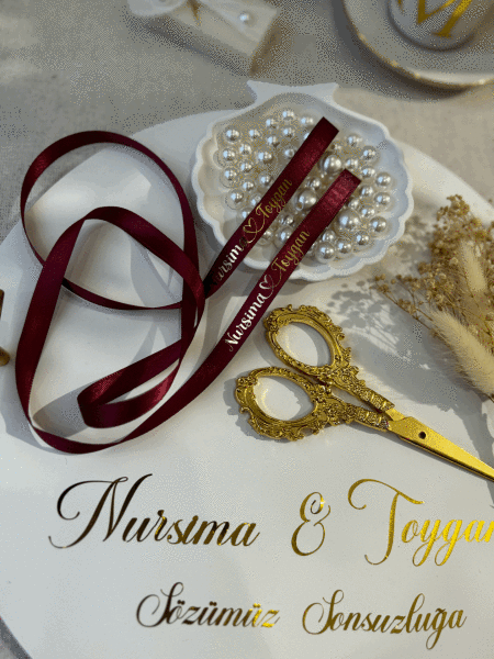İsim Baskılı Klasik Yüzük Kurdelesi 100 cm - Özel Varak Baskılı Klasik 1 cm Saten Kurdele