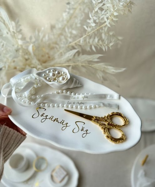 Yeni Model Beyaz Seri Söz Nişan Yüzük Tepsisi Ve Damat Fincanı Tepsisi İsme Özel Tam Takım  - ÜCRETSİZ KARGO