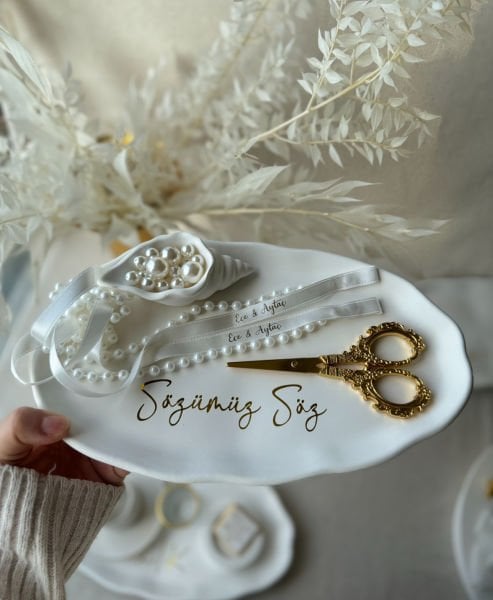Yeni Model Beyaz Seri Söz Nişan Yüzük Tepsisi Ve Damat Fincanı Tepsisi İsme Özel Tam Takım  - ÜCRETSİZ KARGO