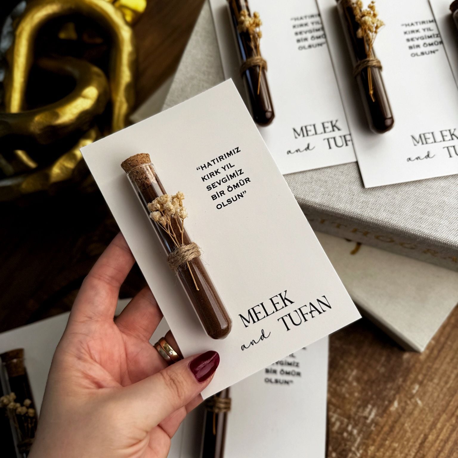 Antrasit Organizasyon Kişiye Özel Kartlı Kahve Şişesi Nikah Nişan Söz Hediyelik