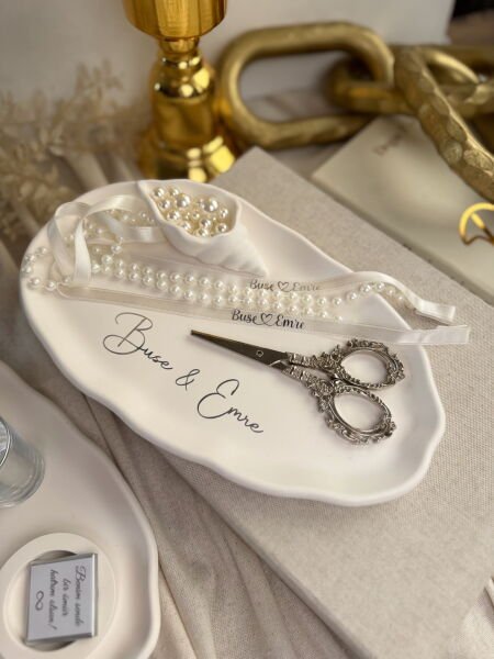 Nişan Tepsisi ve Söz Tepsisi – İsimli Yüzük Tepsisi ve Damat Fincan Takımı - Kurdele ve Çikolata Hediyeli – Ücretsiz Kargo