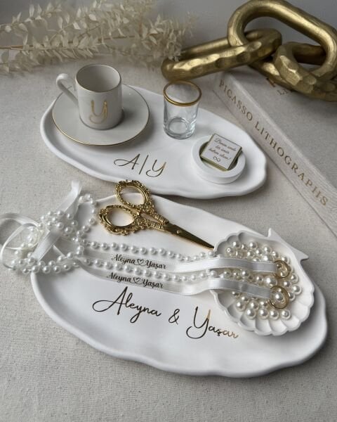 Nişan Tepsisi ve Söz Tepsisi İstiridye Model – İsimli Yüzük Tepsisi ve Damat Fincan Takımı - Kurdele ve Çikolata Hediyeli – Ücretsiz Kargo