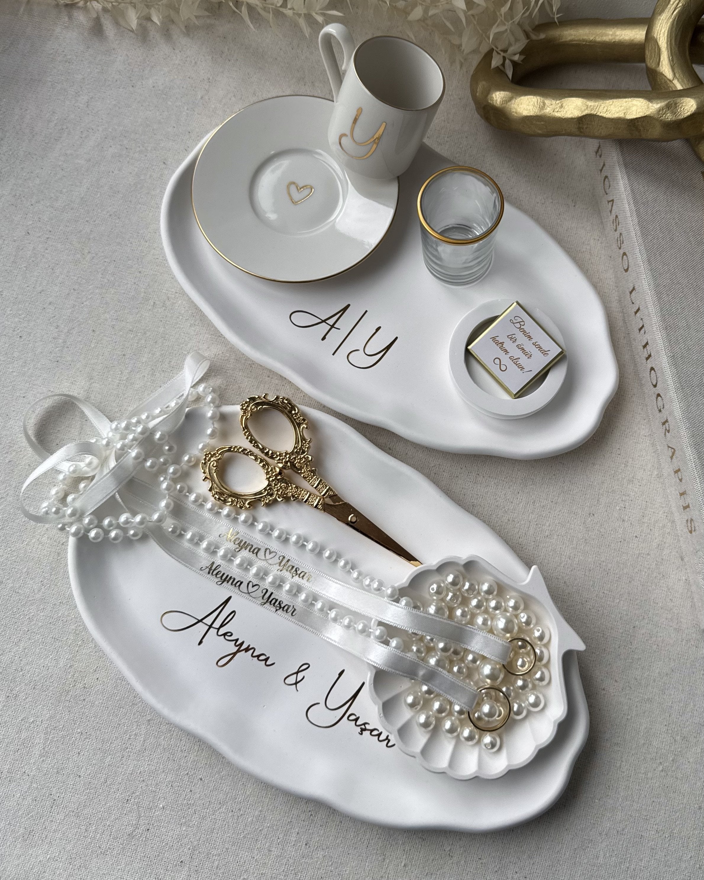 Nişan Tepsisi ve Söz Tepsisi İstiridye Model – İsimli Yüzük Tepsisi ve Damat Fincan Takımı - Kurdele ve Çikolata Hediyeli – Ücretsiz Kargo