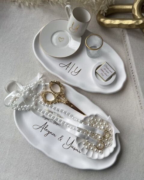 Nişan Tepsisi ve Söz Tepsisi İstiridye Model – İsimli Yüzük Tepsisi ve Damat Fincan Takımı - Kurdele ve Çikolata Hediyeli – Ücretsiz Kargo