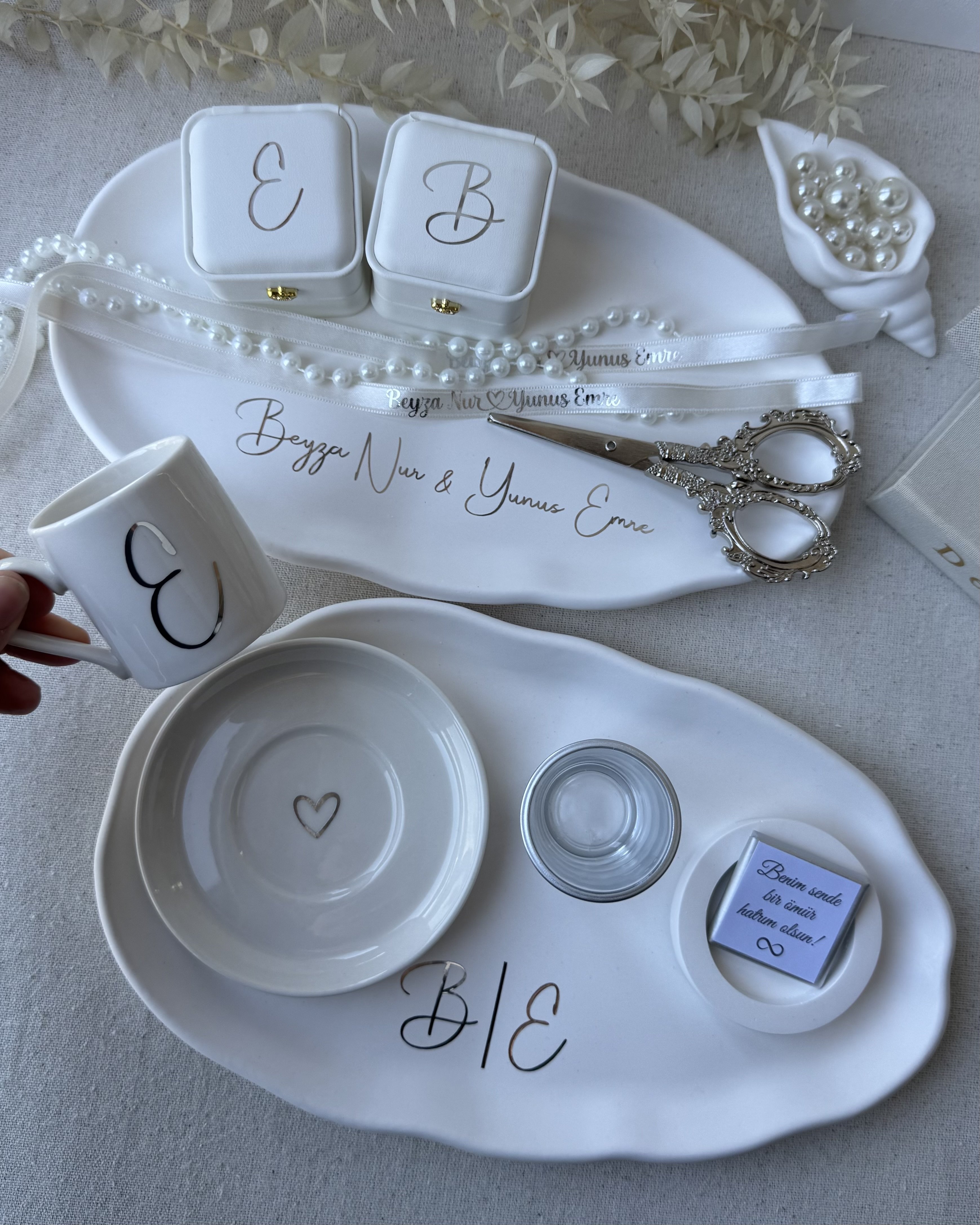 Yüzük Kutulu Nişan Tepsisi ve Söz Tepsisi Tam Set– İsimli Yüzük Tepsisi ve Damat Fincan Takımı - Kurdele ve Çikolata Hediyeli – Ücretsiz Kargo