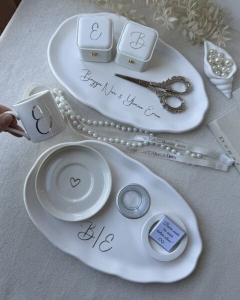 Yüzük Kutulu Nişan Tepsisi ve Söz Tepsisi Tam Set– İsimli Yüzük Tepsisi ve Damat Fincan Takımı - Kurdele ve Çikolata Hediyeli – Ücretsiz Kargo