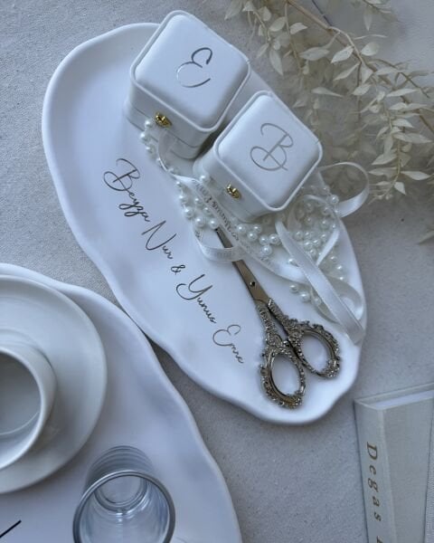 Yüzük Kutulu Nişan Tepsisi ve Söz Tepsisi Tam Set– İsimli Yüzük Tepsisi ve Damat Fincan Takımı - Kurdele ve Çikolata Hediyeli – Ücretsiz Kargo