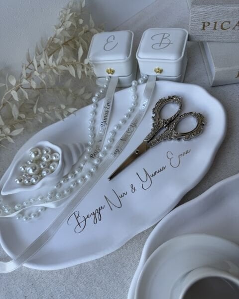 Yüzük Kutulu Nişan Tepsisi ve Söz Tepsisi Tam Set– İsimli Yüzük Tepsisi ve Damat Fincan Takımı - Kurdele ve Çikolata Hediyeli – Ücretsiz Kargo