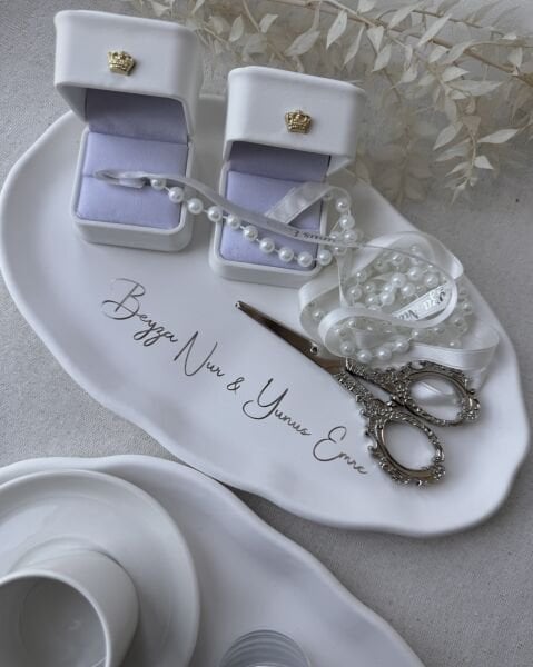 Yüzük Kutulu Nişan Tepsisi ve Söz Tepsisi Tam Set– İsimli Yüzük Tepsisi ve Damat Fincan Takımı - Kurdele ve Çikolata Hediyeli – Ücretsiz Kargo