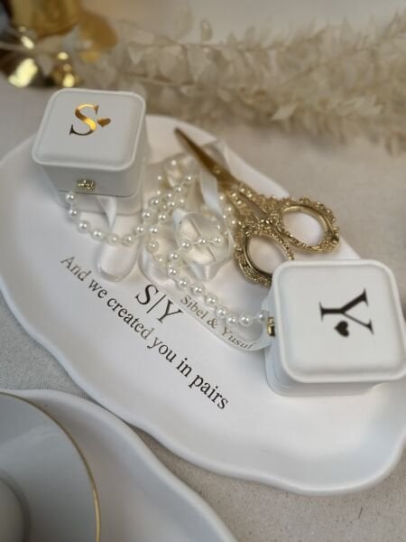 Yüzük Kutulu Nişan Tepsisi ve Söz Tepsisi Tam Set * İsimli Yüzük Tepsisi ve Damat Fincan Takımı - Kurdele ve Çikolata Hediyeli – Ücretsiz Kargo