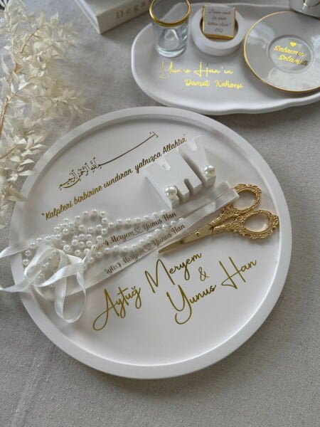 1 Oval + 1 Yuvarlak Nişan Tepsisi ve Kahve Tepsisi Seti – İsimli Yüzük Tepsisi ve Damat Fincan Takımı - Kurdele ve Çikolata Hediyeli – Ücretsiz Kargo