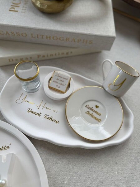 1 Oval + 1 Yuvarlak Nişan Tepsisi ve Kahve Tepsisi Seti – İsimli Yüzük Tepsisi ve Damat Fincan Takımı - Kurdele ve Çikolata Hediyeli – Ücretsiz Kargo