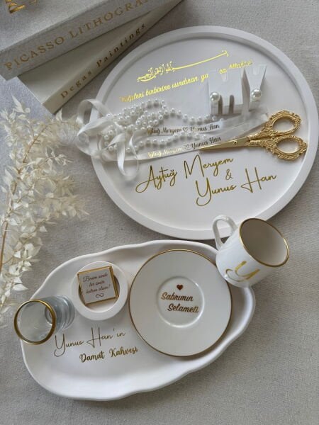 1 Oval + 1 Yuvarlak Nişan Tepsisi ve Kahve Tepsisi Seti – İsimli Yüzük Tepsisi ve Damat Fincan Takımı - Kurdele ve Çikolata Hediyeli – Ücretsiz Kargo