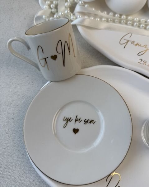 Damat kahvesi fincanı İsme Özel Yazılı - 1 ADET FİNCAN + 1 ADET FİNCAN TABAĞI - gold veya gümüş yazılabilir - Su bardağı seçimlerden ekstra eklenebilir