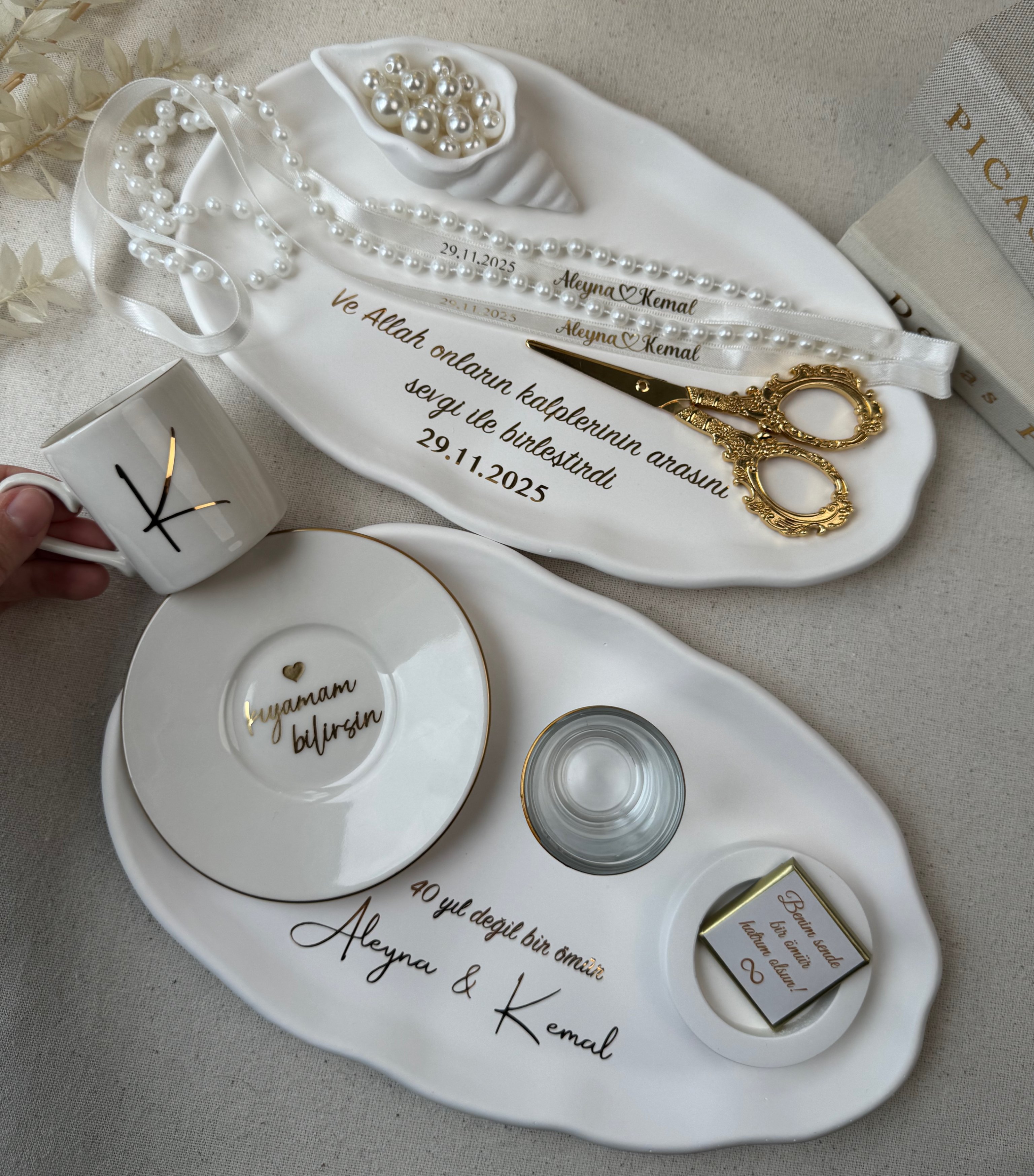 Nişan Tepsisi ve Söz Tepsisi  KİŞİYE ÖZEL – İsimli Yüzük Tepsisi ve Damat Fincan Takımı - Kurdele ve Çikolata Hediyeli – Ücretsiz Kargo