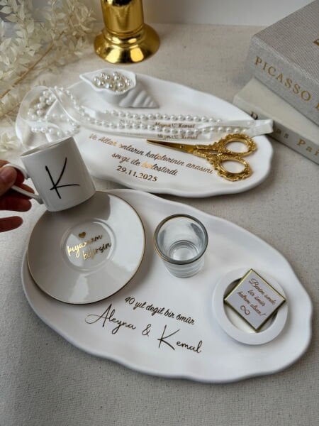 Nişan Tepsisi ve Söz Tepsisi  KİŞİYE ÖZEL – İsimli Yüzük Tepsisi ve Damat Fincan Takımı - Kurdele ve Çikolata Hediyeli – Ücretsiz Kargo