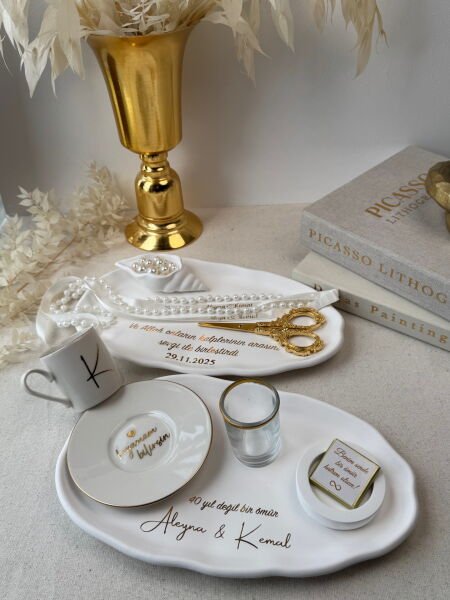 Nişan Tepsisi ve Söz Tepsisi  KİŞİYE ÖZEL – İsimli Yüzük Tepsisi ve Damat Fincan Takımı - Kurdele ve Çikolata Hediyeli – Ücretsiz Kargo